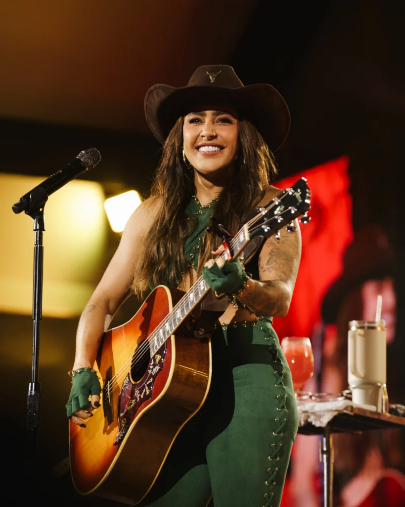Imagem de capa - Lauana Prado anuncia retorno aos palcos após nascimento do primeiro filho